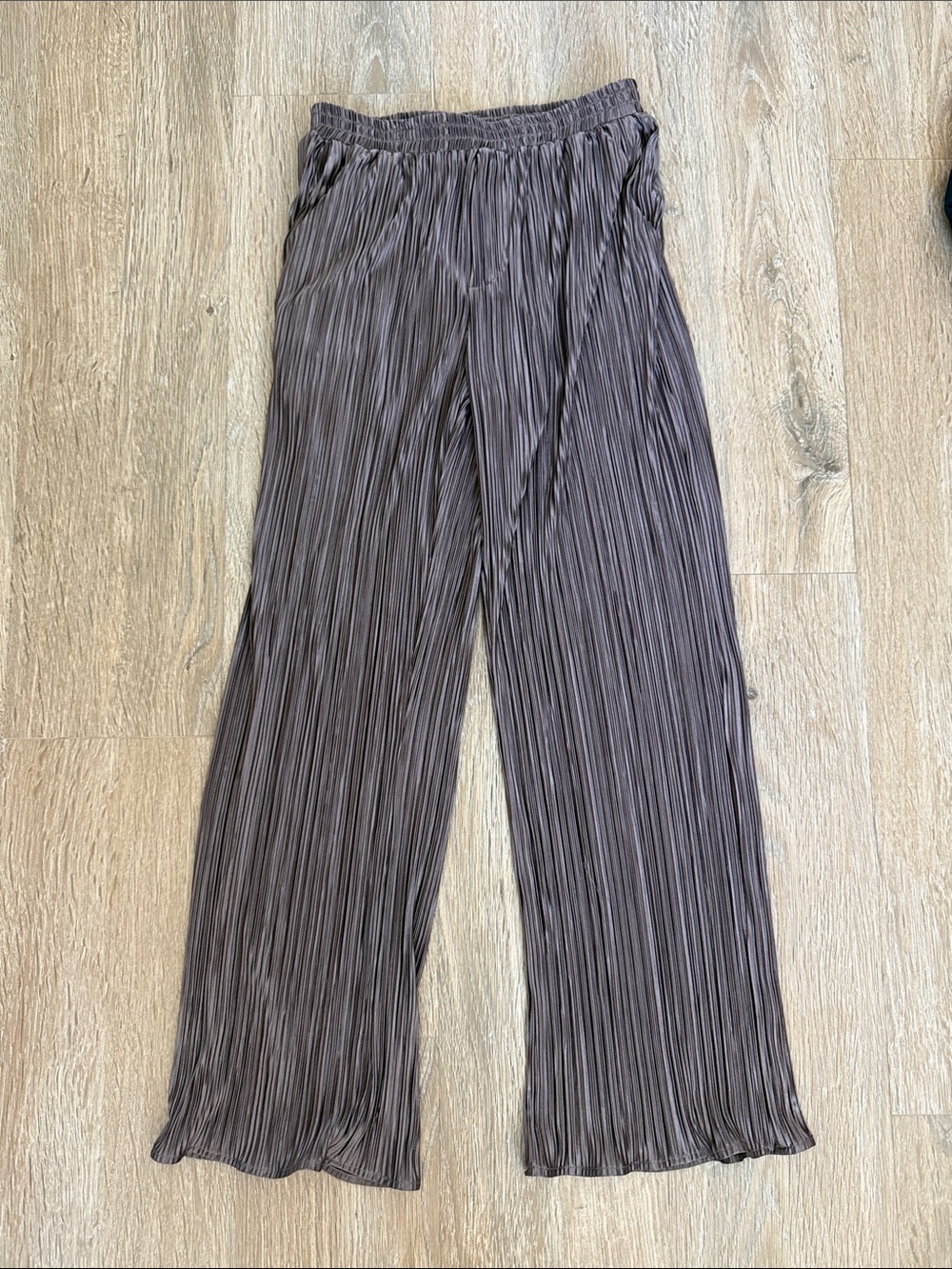 HEY BABE / Pleated Wide Leg Pants